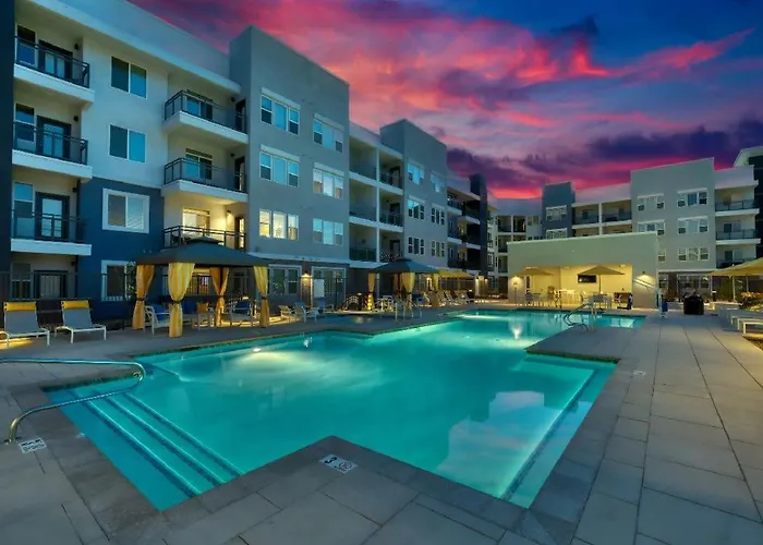 Apartment Stunning Westgate Cozysuites By Stadium With Pool 9 Glendale